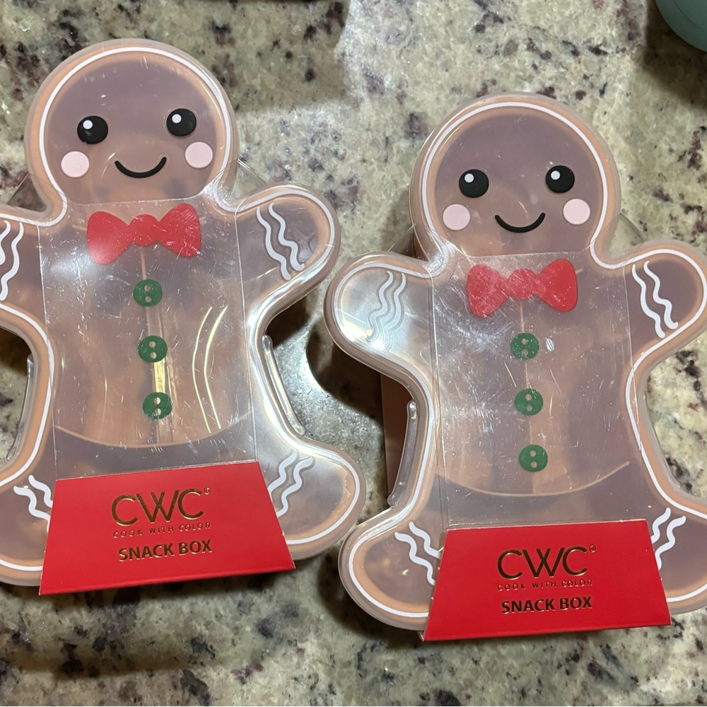 2-gingerbread Man snack boxes NWT